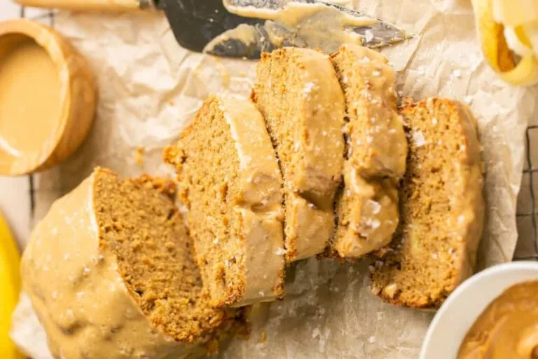 Delicious Flourless Banana Bread Recipe with Peanut Butter Twist