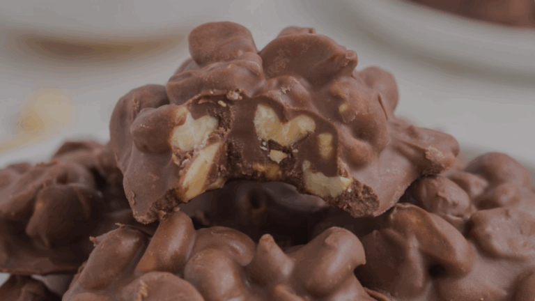 Crockpot Chocolate Peanut Clusters: The Ultimate Sweet and Salty Treat