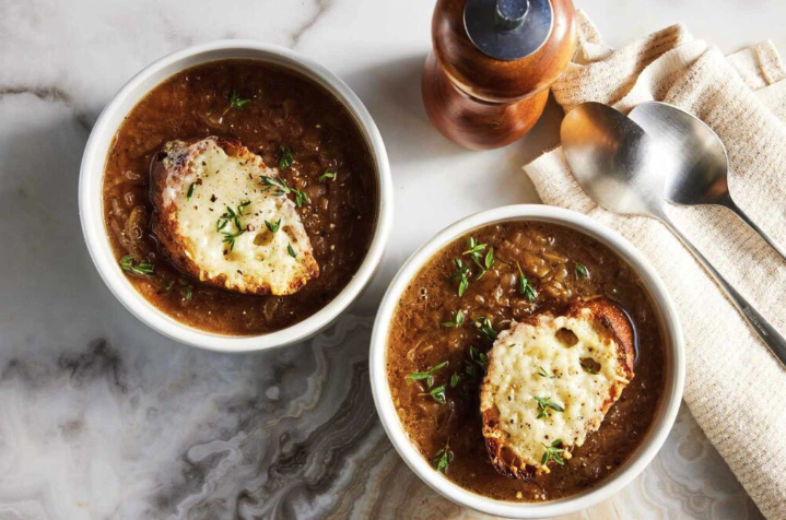 Rich and Savory: Caramelized French Onion Soup in the Slow Cooker