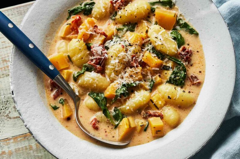 Slow Cooker Tomato Gnocchi Soup